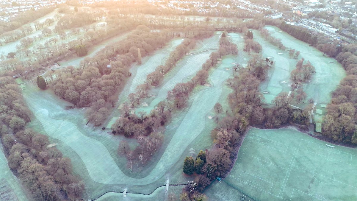 wayne_aris90's tweet photo. Some excellent flyover pics @LangleyParkGC from this morning using one of our greenkeepers drone. A great way to see and plan improvements on cut lines for this coming season. It also puts into perspective how important a woodland management program is and just how bloody good we are at clearing leaves 😂🍂