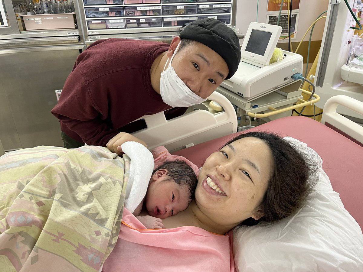 【ご報告】
あけましておめでとうございます🎍
バタバタでご報告が遅くなりましたが、2023年12月23日に無事第一子を出産しました！
予定日より1週間と2日早く、体重3476g、身長53cmのビッグボーイです👶🏻
これからも家族共々よろしくお願いします🙏

instagram.com/p/C19H5uTRUKF/…