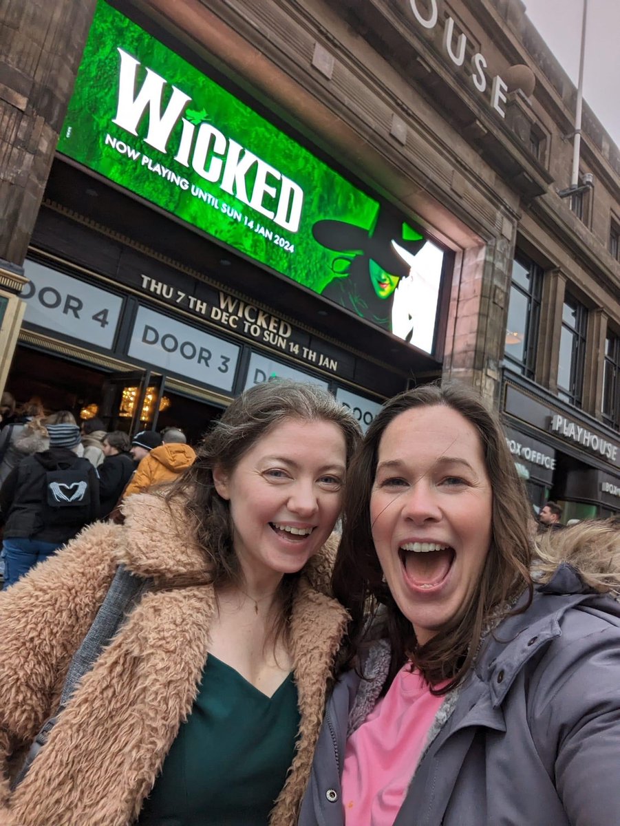 Blown away by the phenomenal singing sensation that is #Wicked #EdinburghPlayhouse #PinkGoesGoodWithGreen 🎭🧙🏻‍♀️🧙🧹🤩👏👏👏