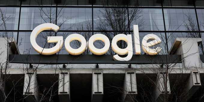 Ablizon's tweet photo. 🇺🇸🏨Google despide a cientos de empleados vinculados al desarrollo de su asistente activado por voz.
👀La compañía tecnológica ha tomado esta decisión estratégica en medio de ajustes internos.‼️
#Google #Despidos #AsistenteDeVoz https://t.co/FuFDkzc4pe