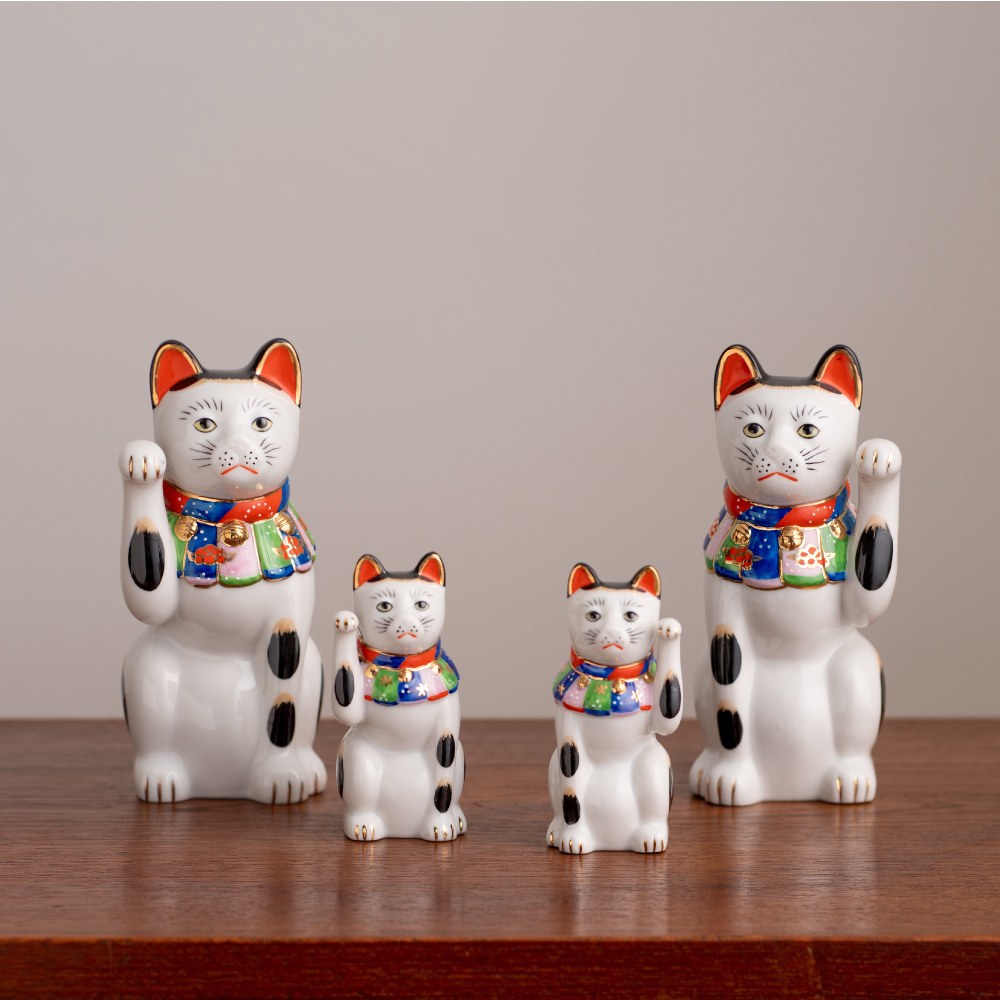 NACT_PR's tweet photo. 【B1 SFT GALLERY】
しあわせ招くネコのカタチ展
2024.1.11 thu - 2024.3.25 mon

古くからしあわせを招く縁起物として愛されてきた「招き猫」。
本展では⽇本を代表するやきものの産地瀬⼾市で⻑きにわたり招き猫を製造してきた中外陶園が、その愛すべきカタチの秘密を紐解きます。

🔗https://t.co/bbvVgI48zi