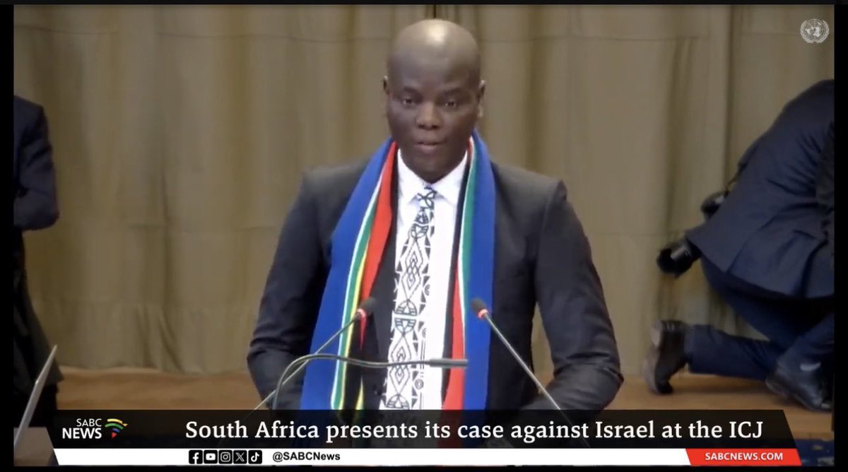 MyPalestine0's tweet photo. في عالم مليء بالجبناء ، شكرا لأحفاد مانديلا الشجعان 🇿🇦🇵🇸❤️ https://t.co/1Cr5KXy2r9