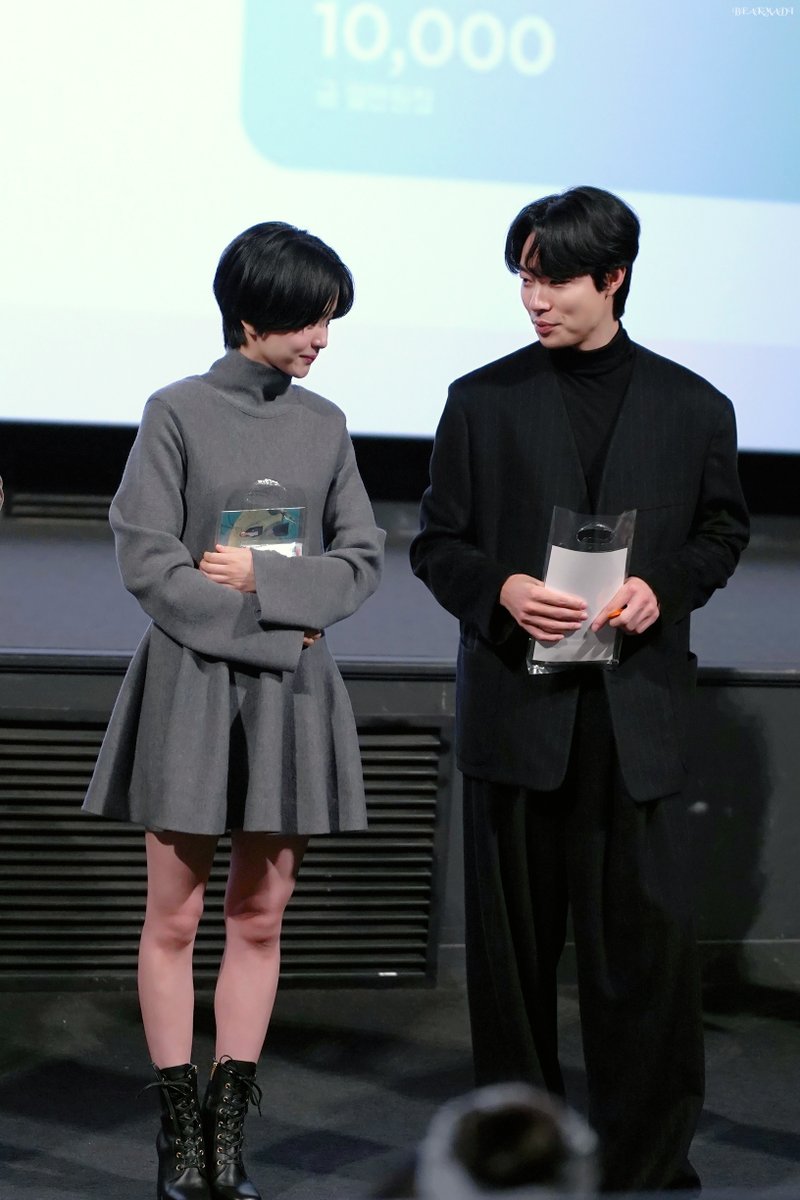 240110 외계+인 2부 무대인사 용산cgv 

이분들,,
 좀 많이 귀여웠어🥹

#류준열 #RyuJunYeol #김태리 #KimTaeri 
#외계인_2부 #영화외계인 #절찬상영중