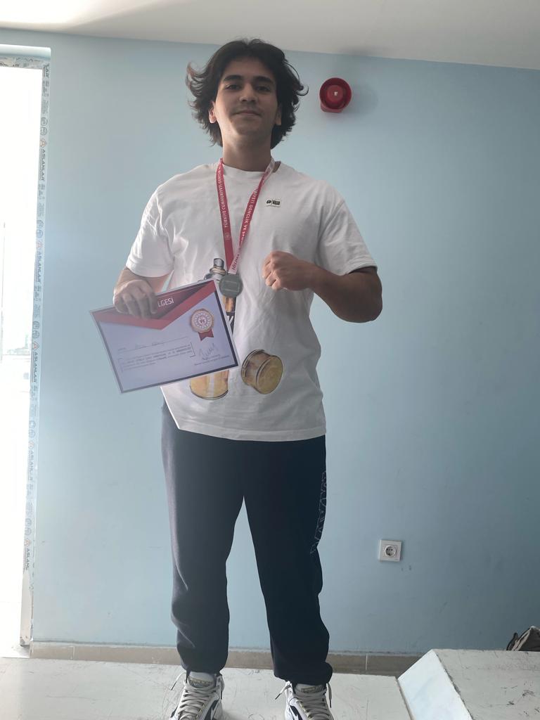 Mersin'de yapılan okullar arası Bilek Güreşi yarışmasında sol bilek 80 kiloda öğrencimiz Bilal GENÇ 2., Ersin Efe BOLAT 4. olmuştur.

<a href="/fazilet_durmus/">Fazilet Öğretmen 🇹🇷</a> <a href="/BaykalBasdemir/">Baykal BAŞDEMİR</a> <a href="/kutlutekinbas/">Kutlutekin BAŞ</a> <a href="/OguzhanTulucu/">Oğuzhan TÜLÜCÜ</a> <a href="/CiceYusuf/">Yusuf CİCE</a>
<a href="/hakanguricin/">HakanGüriçin</a> <a href="/SelimOnay5/">Selim Onay</a> <a href="/toroslarmem/">Toroslar İlçe Milli Eğitim Müdürlüğü</a>