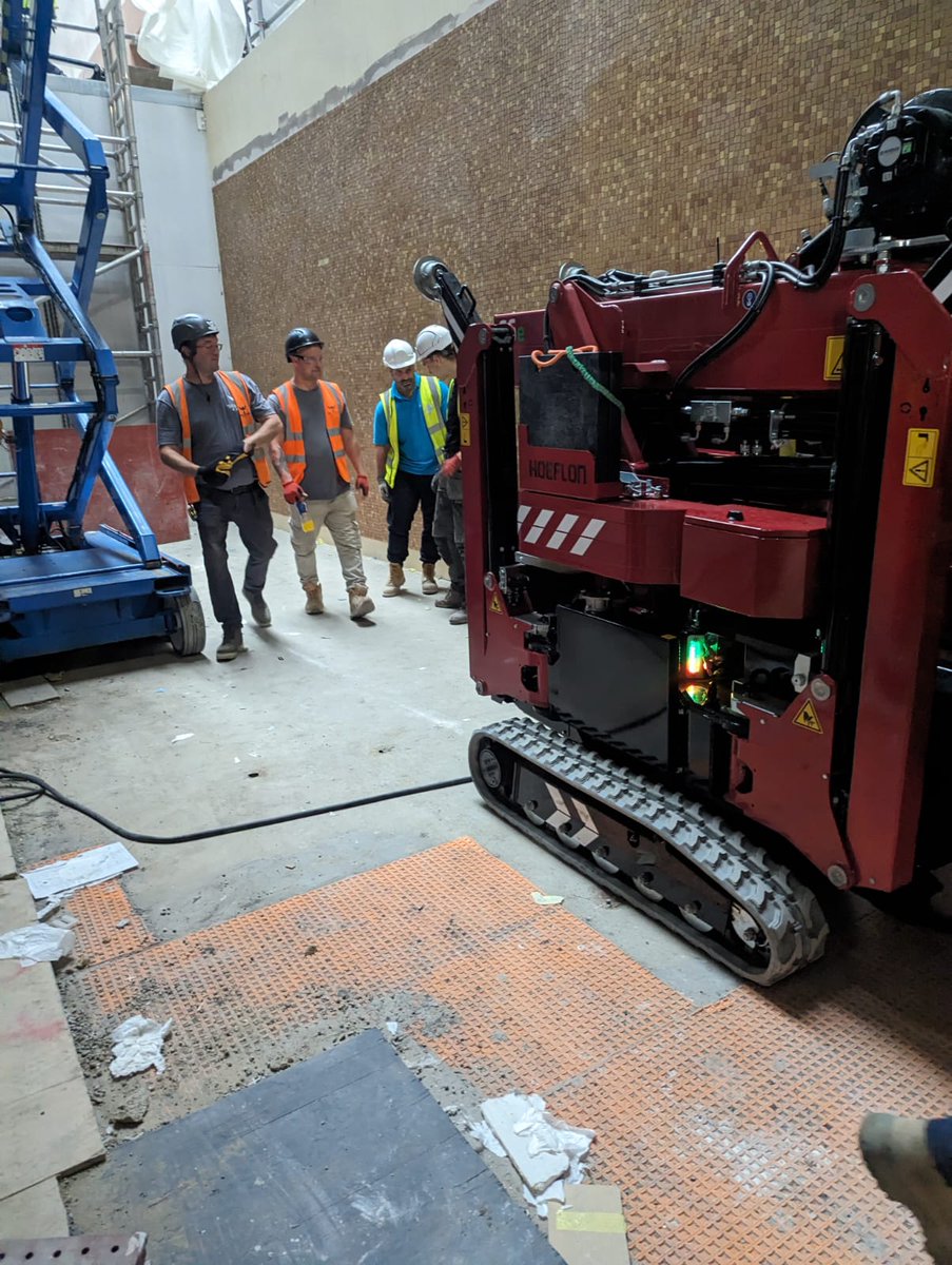 We had the pleasure of completing this bespoke mosaic installation for a project at Sixty Sloane Avenue in Chelsea for contemporary UK artist Joshua Rowell.