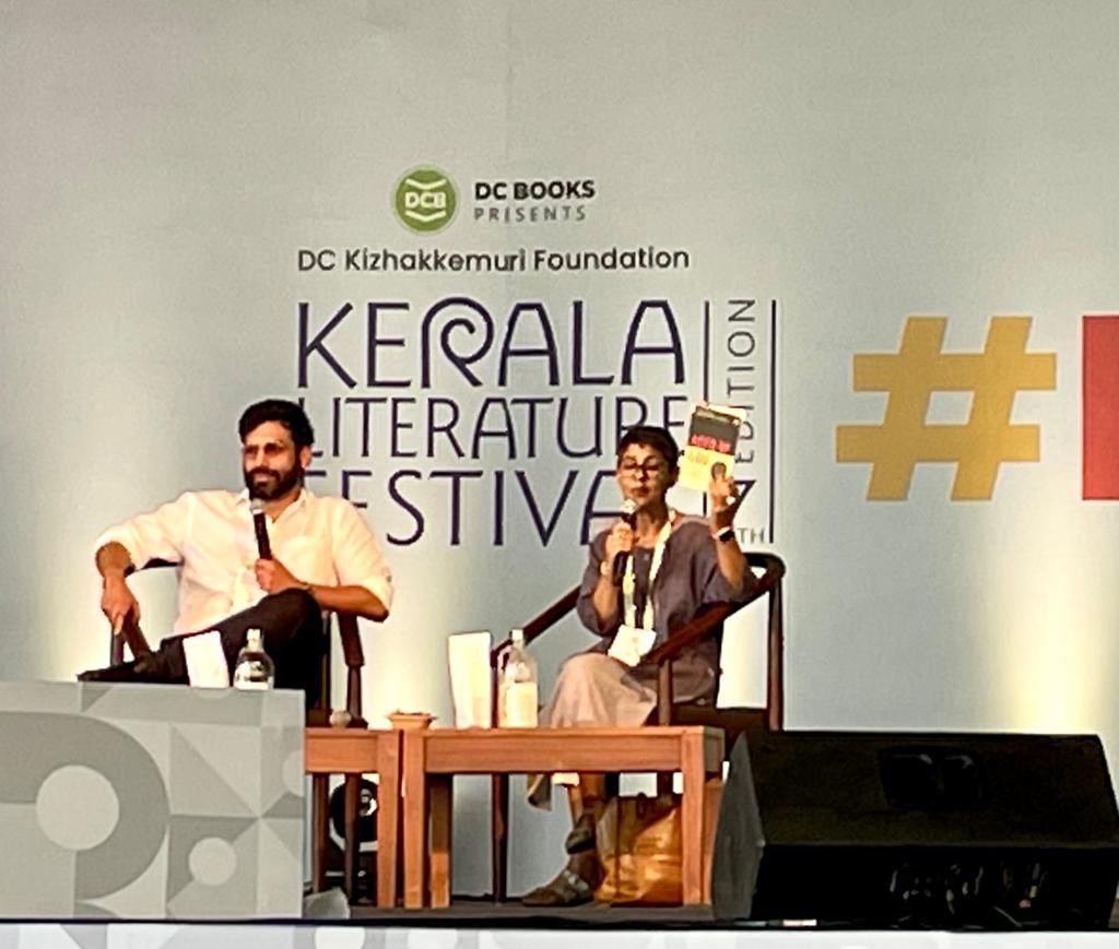 HarperCollins tweet media