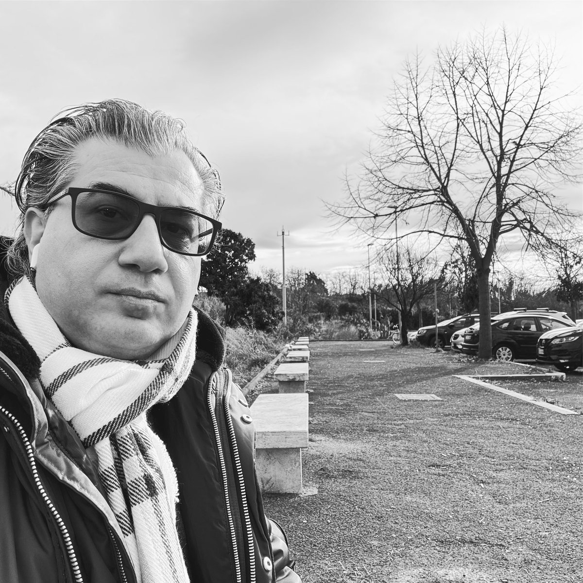 joemalloz's tweet photo. La solitudine dei numeri primi 
#winterishere #waitingforthebus https://t.co/P3IiBne95c