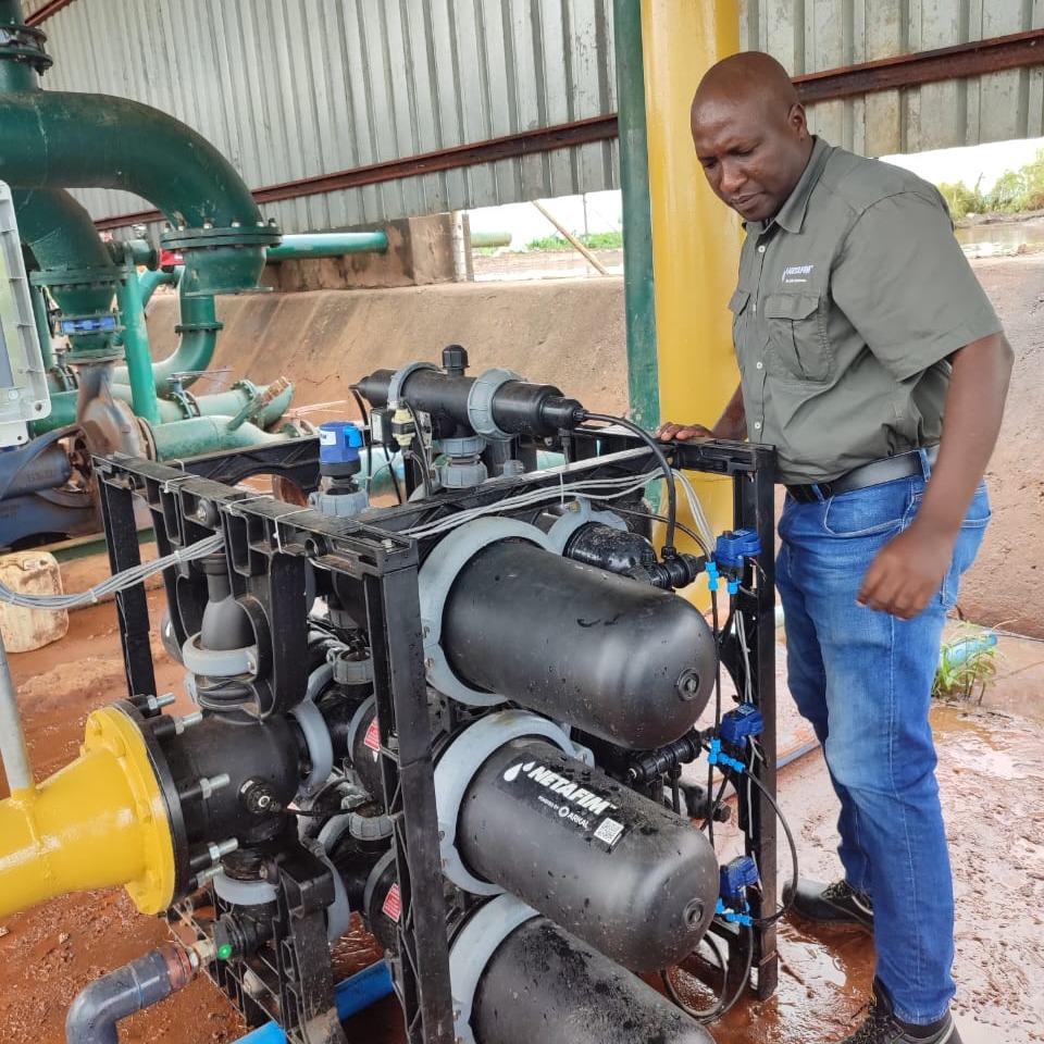 NetafimSA1's tweet photo. AlphaDisc™, the lean and mean filtration machine, in action at Zambeef in Zambia. This installation was done by Aqua Aura.
.
.
.
#netafiminthefield #irrigation #filterfocus #alphadisc #netafim #netafimsa #precisionirrigation #agriculture #zambia #sadc https://t.co/jxUqVtyQxM