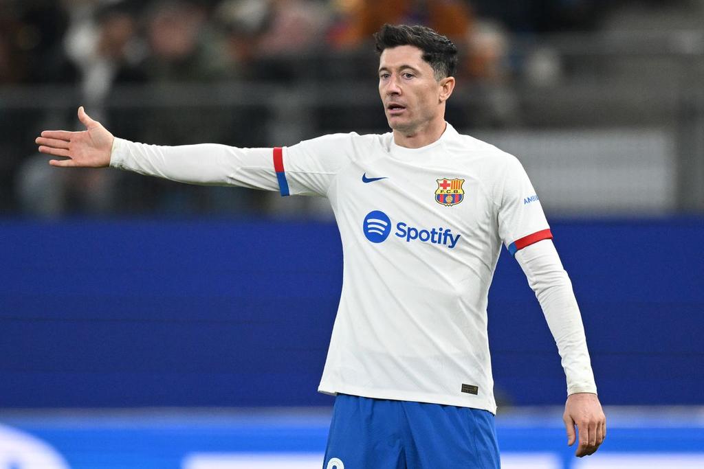 AstrosDelSoccer's tweet photo. 🎁¡SORTEO EXPRÉS CAMISETA FC BARCELONA ROBERT LEWANDOWSKI!🎁

🎯Si esta noche, Robert Lewandowski marca 2+ goles frente a Osasuna, sortearemos su camiseta entre todos los que:

🔁Den RT.
✅Sigan a @astrosdelsoccer.

❗El ganador se elegirá mañana.

🍀¡SUERTE A TODOS!🍀 https://t.co/MLcSlRHSGv