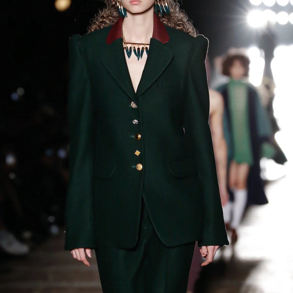 石原さとみ さん衣装】 📺1/11 #トリセツショー/ «只今放送中» 石原