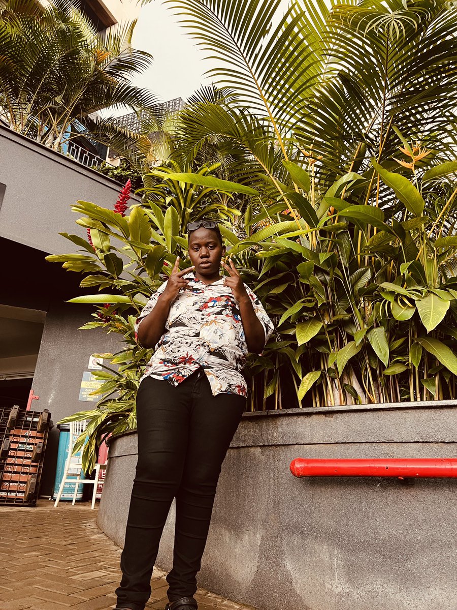 PromotaSaudah's tweet photo. Wrong is wrong, even if everyone is doing it and right is right even if no one is doing it. #Finegal https://t.co/cFh9sKqR4K