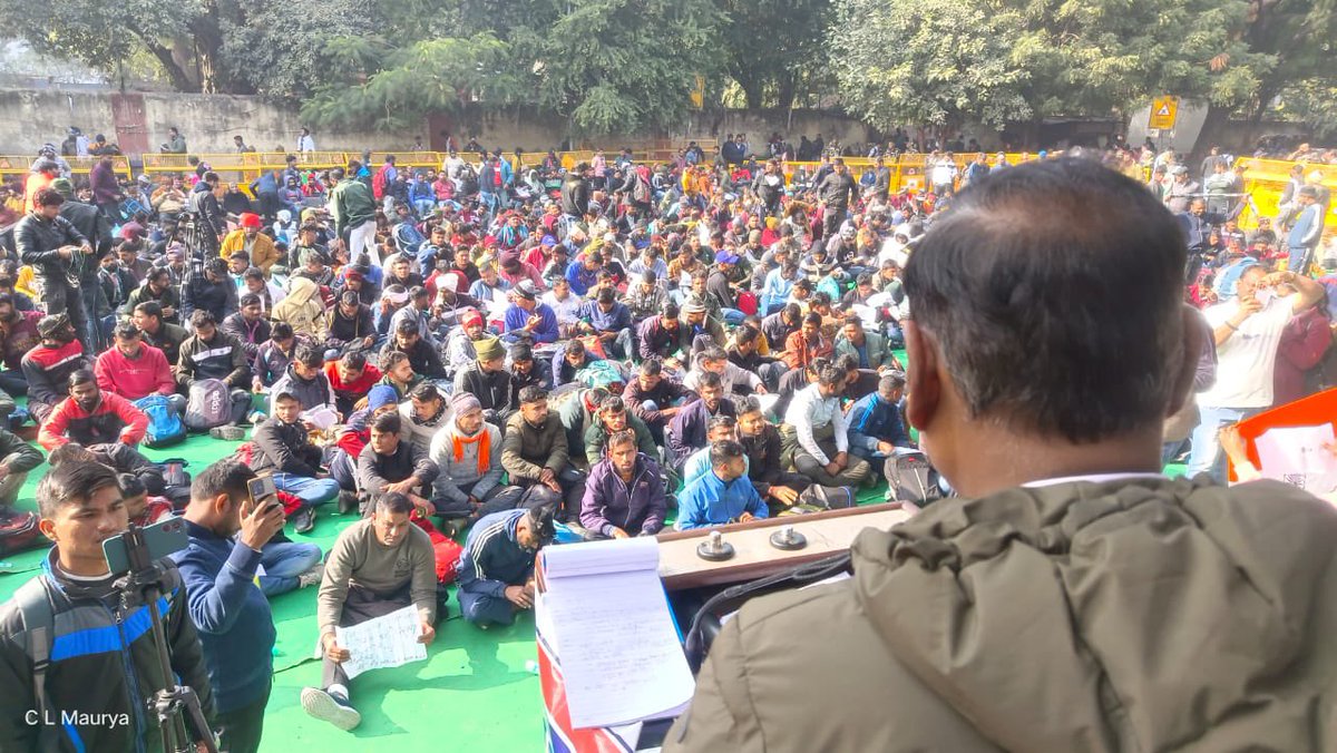 kkc_india's tweet photo. मोदी सरकार ने अग्निवीर की आड़ में सेना में चयनित 1.5 लाख से ज्यादा युवाओं का भविष्य बर्बाद कर दिया l
जंतर-मंतर पर मोदी सरकार की तानाशाही के विरोध प्रदर्शन  में #केकेसी के राष्ट्रीय चेयरमैन माननीय @Dr_Uditraj जी नें युवाओं को संबोधित किया l https://t.co/0Y4hpeVZRU