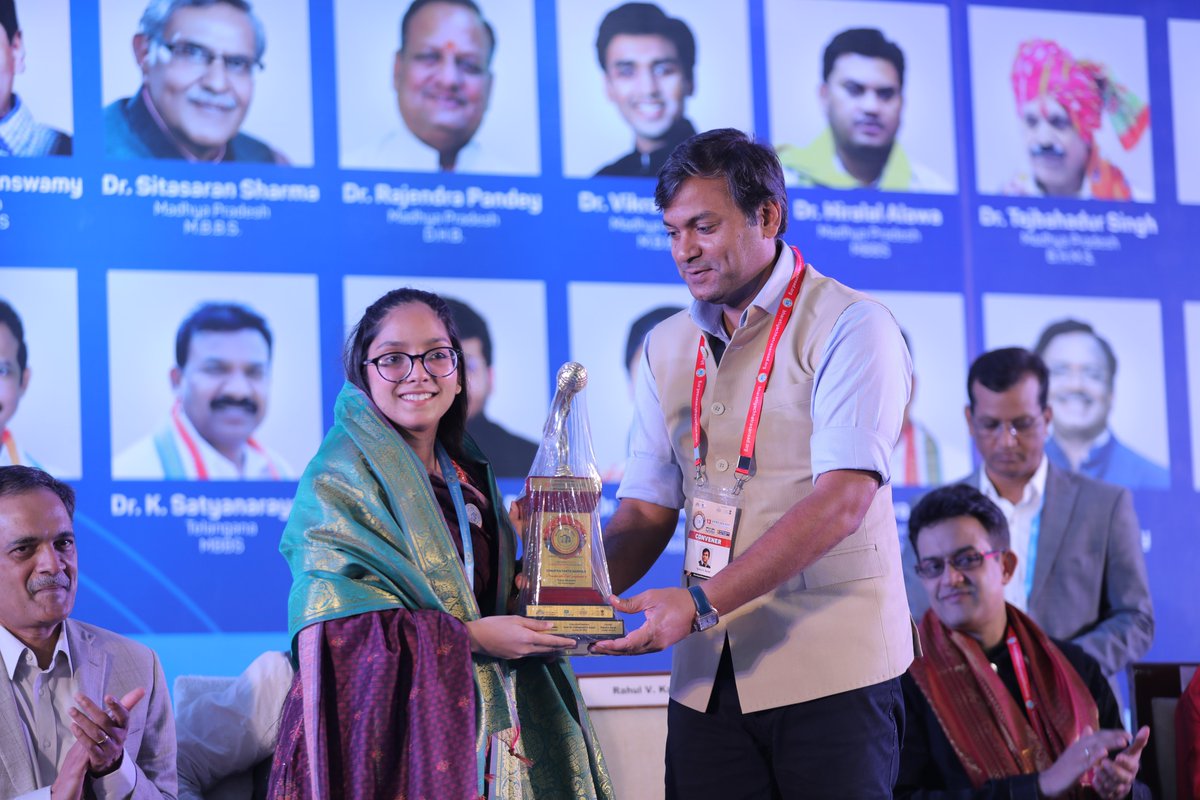 Our student speakers, Sayli Sanjay Ghate, Suraj Sharma, Tulip Sharma, Nandita Jamwal, and Anshuman Patil were felicitated by Shri. Rahul V. Karad Ji. 
We look forward to creating a platform for the youth to express their voice, share their opinions because #FutureHamaraHai