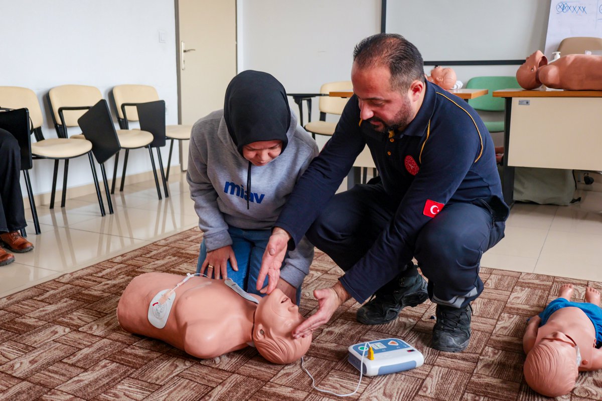 UkamerUsak's tweet photo. 🩺 On birincisi gerçekleştirilen sertifikalı ilk yardım kursumuz verilen eğitimlerle devam etti. +++ https://t.co/FTNXCyA2d4