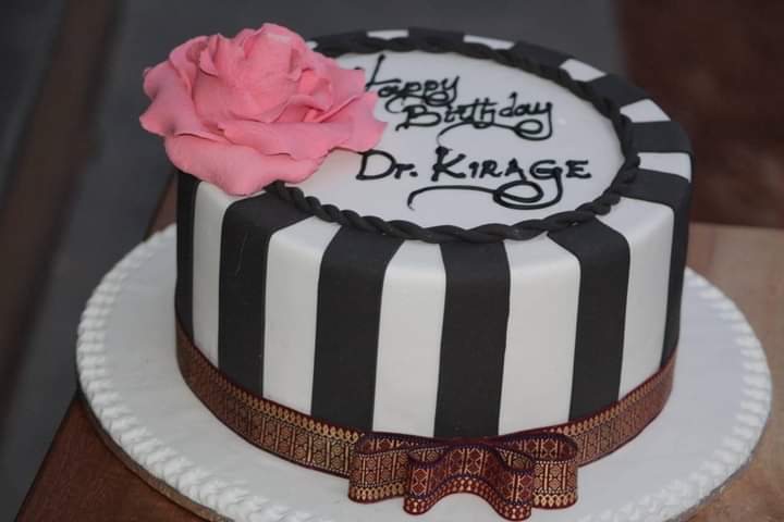 CakePalaceUG's tweet photo. A party with out cake is a meeting. Make your birthday special with our tasty cakes at #thecakeplace https://t.co/coDRKsq1aR