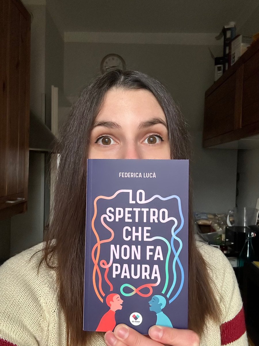 AspergerItaOff's tweet photo. Ho in mano la mia copia autore del mio libro! #lospettrochenonfapaura uscirà il 24 gennaio!
#libri #autismo #ActuallyAutistic https://t.co/RZm6J7vxFm