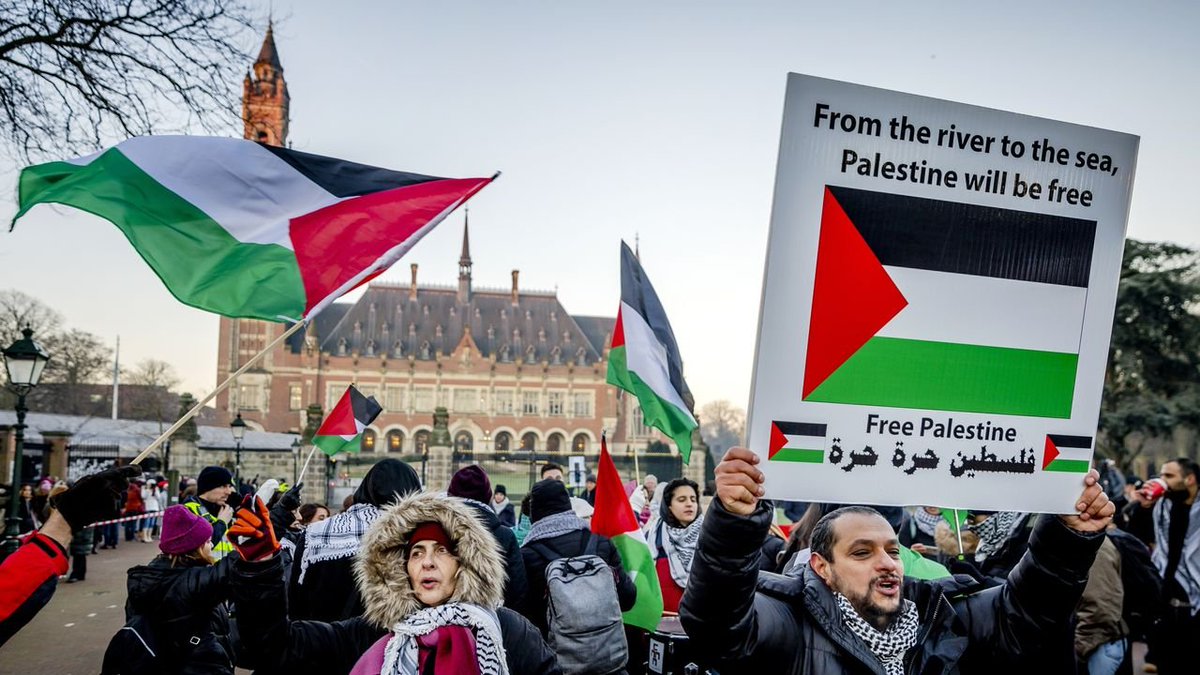 OpaHenk62's tweet photo. En dan plaats de @NOS deze foto bij het artikel......???
Het getuigt van ONMETELIJKE #SMAKELOOSHEID en #ABSURDITEIT van de @NOS redactie.....!!
#Gaza #Palestijnen #Israel #Hamas https://t.co/mILq2WAp3r