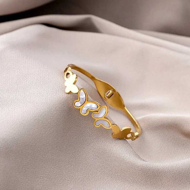 Allday_sparkle's tweet photo. Stainless steel bracelets available for pickup or delivery 
N4500 only
To order, 👇
https://t.co/etYfQytAzR

https://t.co/Y2nRxO8R8b https://t.co/dEwtblbNSS
