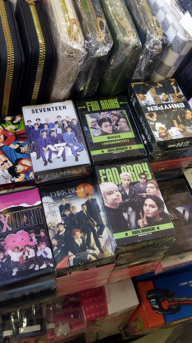 jaundki's tweet photo. huyy ang galing 😭 nagulat ako may lomo cards na din pala ang esbi 😭 parang dati puro kpop lang yung nay ganto. 

@SB19Official #SB19 https://t.co/jkqSfqsEoC
