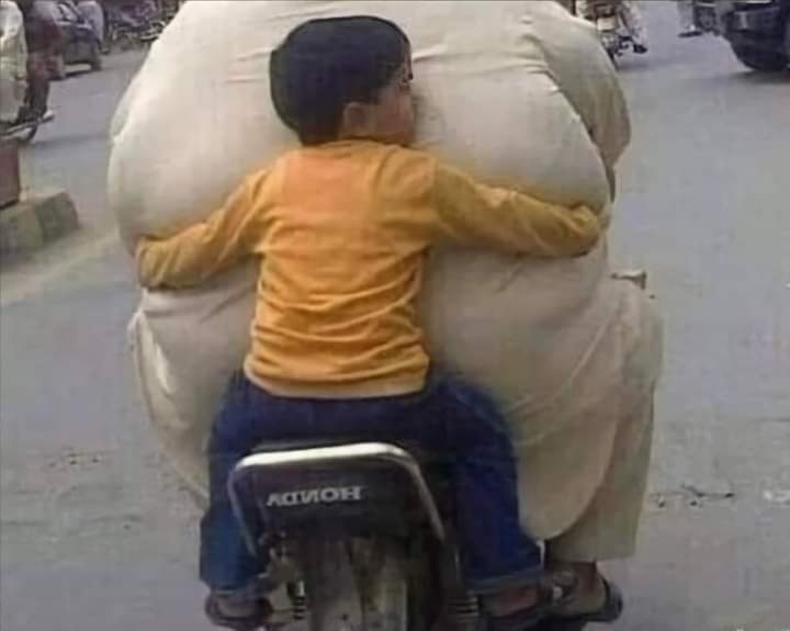 aaaaaaaaaaahaat's tweet photo. لما تحاول تلم المنهج ليله امتحان
المنهج = https://t.co/ueAHtp934G