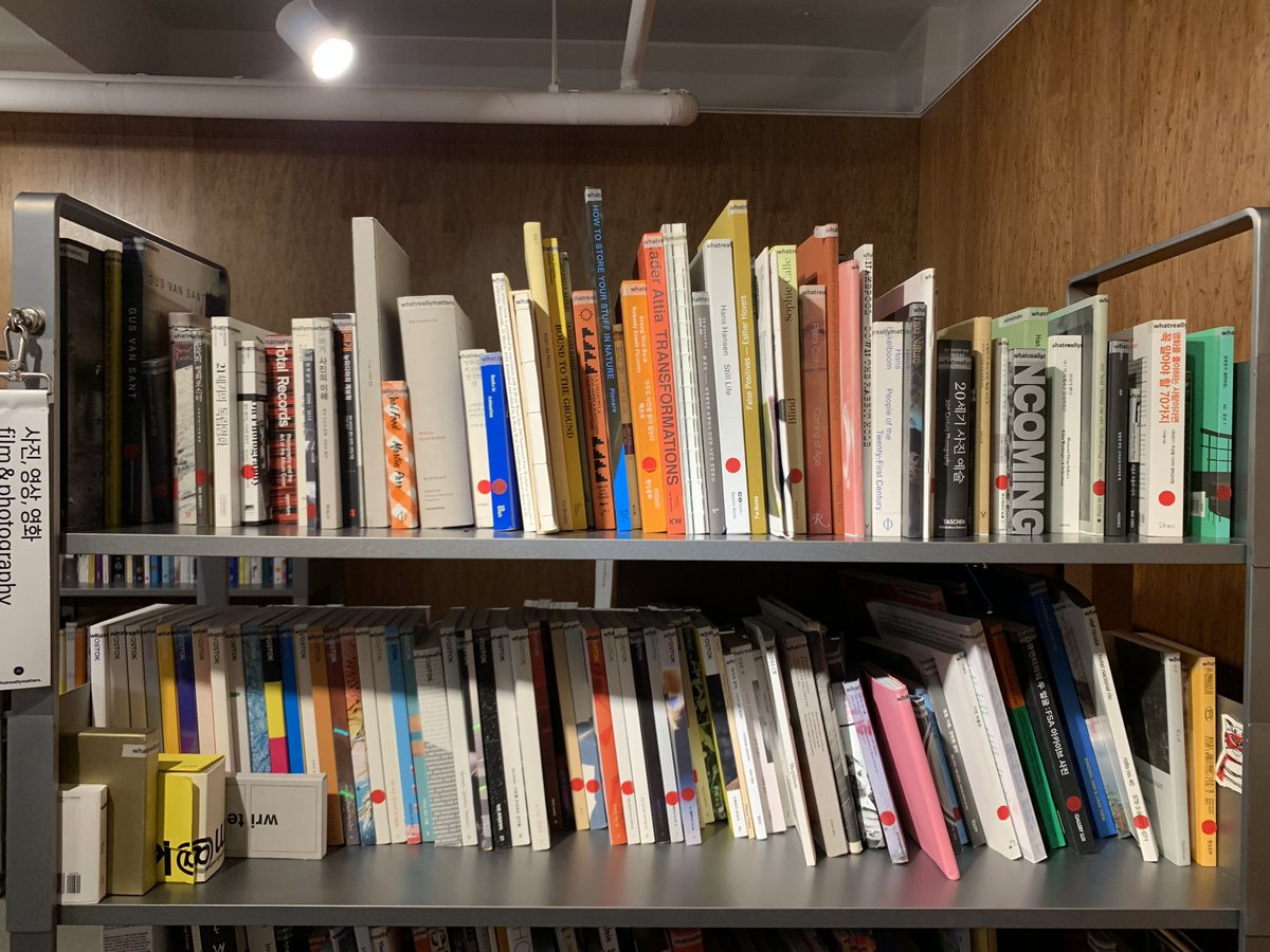 ifyoureadabook's tweet image. whatreallymatters(wrm)은 서울시의 지원 사업이 종료됨에 따라 이달까지 운영 후 문을 닫는다. 어디서 또 이렇게 귀하고 중요한 책들을 한 자리에서 만날 수 있을까..