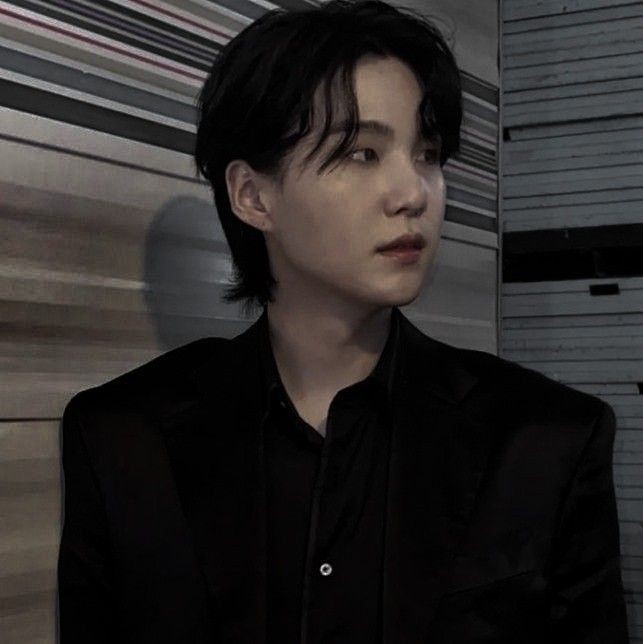 moonchild7_by's tweet photo. ترندینگ مایل به ریپ و ریت؟!!
HAPPY SHADOW-VERSARY
#Shadow_4주년_축하해
#슈가의_안전한_착륙을_함께해
#HappyShadow_versary
#4YearsWithInterludeShadow https://t.co/Syy3x11ZDJ