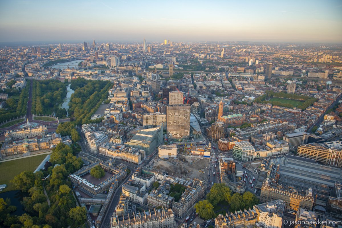 jasonhawkesphot's tweet photo. Shoot #aerialview of #Victoria, #London. Come back 3758 days later and shoot another. The changing face of London. Search and license from over 100K London aerial stock images : https://t.co/KXWeHUEYHC https://t.co/bPqhNZ9KN3