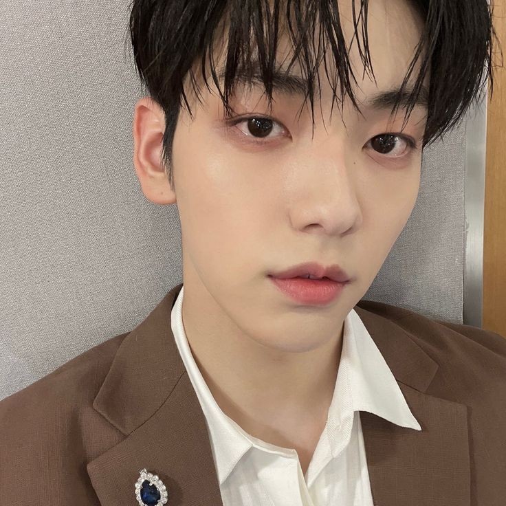 davsyjw's tweet photo. Hello everyone, my name is zayn, and i'm looking for more moots and friends

• — zayn's info . . .
he/him, 08', filo, not new to #stantwt #kpoptwt 

— i stan enhypen, txt and bts but any fandoms are welcome!

♡ / ↻ to spread &amp; to be moots https://t.co/DhSDft3L4x
