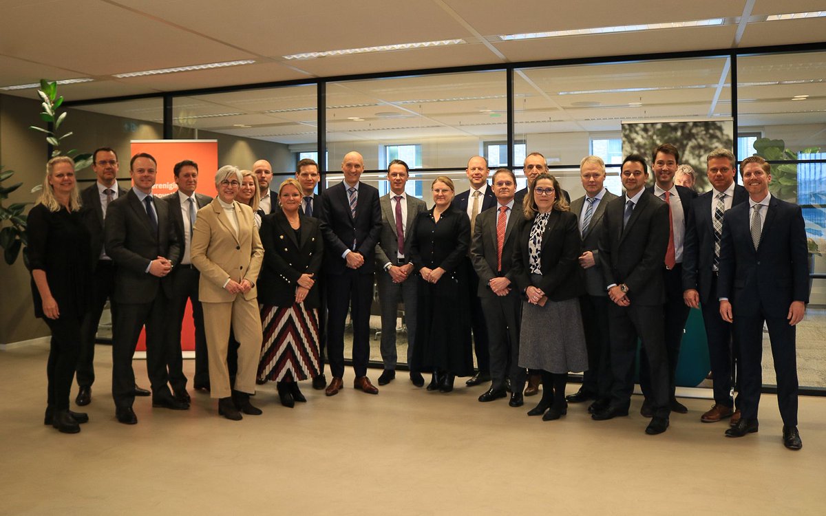 Wij bedanken <a href="/ministerVWS/">Jan Anthonie Bruijn</a> voor zijn deskundigheid, inzet en betrokkenheid bij de volksgezondheid in ons land, als minister van <a href="/MinVWS/">Ministerie van VWS</a>. We waren het niet altijd met elkaar eens, maar waardeerden de open, oprechte dialoog zeer. Dat gesprek zetten we graag voort met zijn opvolger!