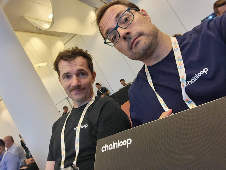 Chainloop tweet media