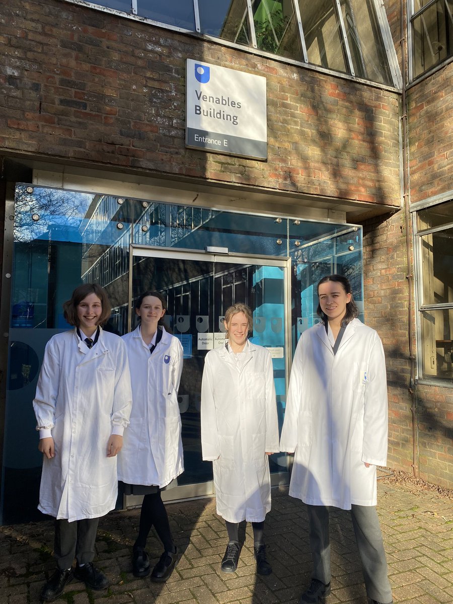 ScienceKJAR's tweet photo. Royal Society of Chemistry Top of the Bench competition. Thank you to @OpenUniversity and @RoySocChem for hosting #topofthebench competition. Our students loved the university based lab experience and the heat itself 🧪👩‍🔬 https://t.co/z2sSAmMEZk
