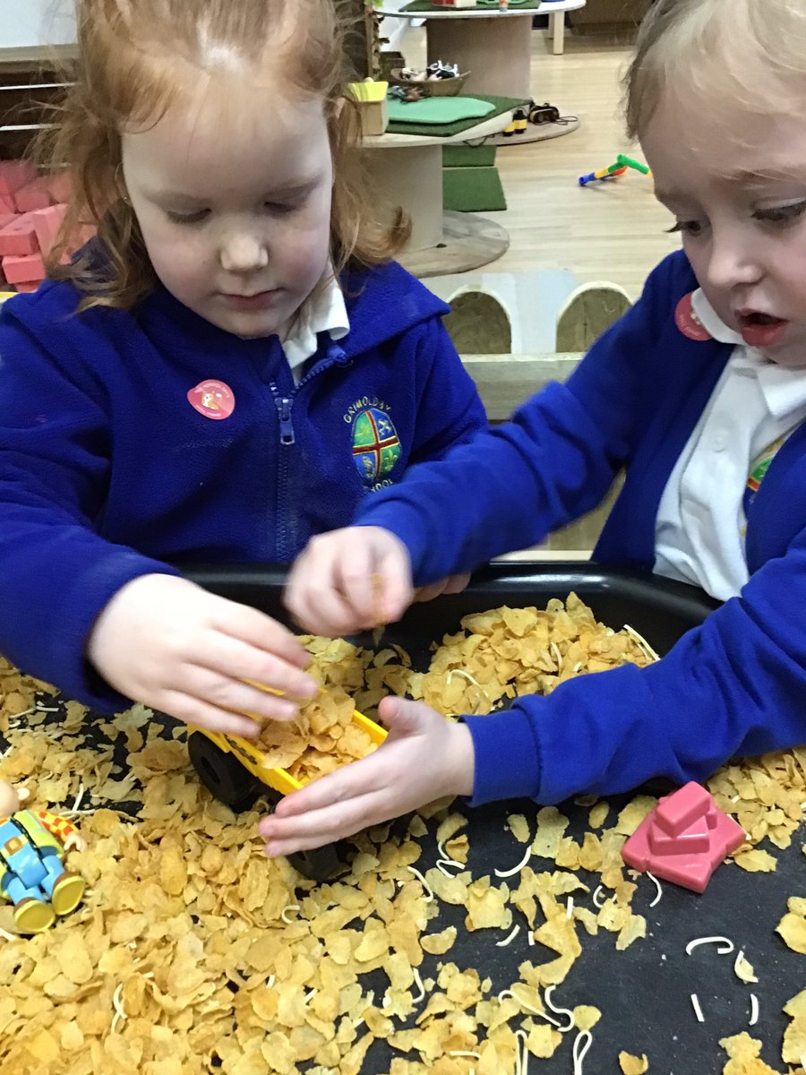 Nursery_GPS's tweet photo. Exploring textures in a fun way! #Excellentexplorers https://t.co/IPZJNqGYVM