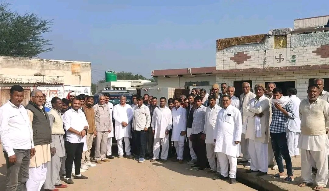 Sameer_Loharu's tweet photo. 13, दिसम्बर को गाँव ढ़ाणी बहल, सुधीवास, सोरड़ा कदीम, सोरड़ा जजीद, ढ़ाणी सांगवान, बहल आदि गाँव का दौरा किया और आम जन से मुलाक़ात कि इस अवसर पर युवा कांग्रेस के पदाधिकारी व वरिष्ठ कांग्रेस के नेता मौजूद रहें। https://t.co/MV53cQmosn