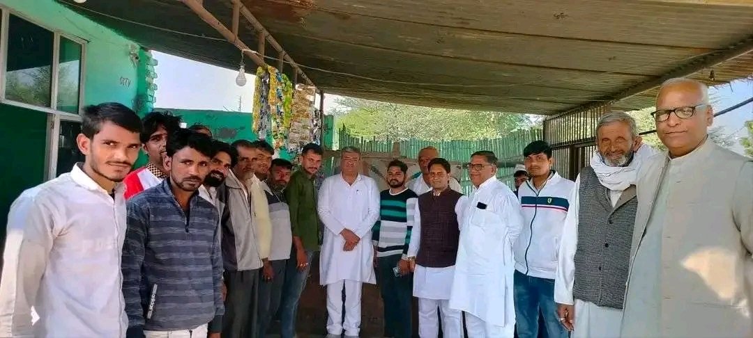 Sameer_Loharu's tweet photo. 13, दिसम्बर को गाँव ढ़ाणी बहल, सुधीवास, सोरड़ा कदीम, सोरड़ा जजीद, ढ़ाणी सांगवान, बहल आदि गाँव का दौरा किया और आम जन से मुलाक़ात कि इस अवसर पर युवा कांग्रेस के पदाधिकारी व वरिष्ठ कांग्रेस के नेता मौजूद रहें। https://t.co/MV53cQmosn