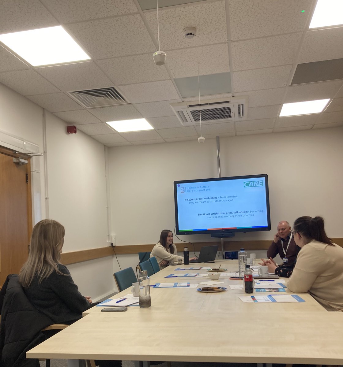 This mornings retention workshop. Groups from two local care providers discussing ideas, issues and offering support this morning in Dereham. We still have some sessions available in Feb and March across Norfolk: norfolkandsuffolkcaresupport.co.uk/learning-devel…