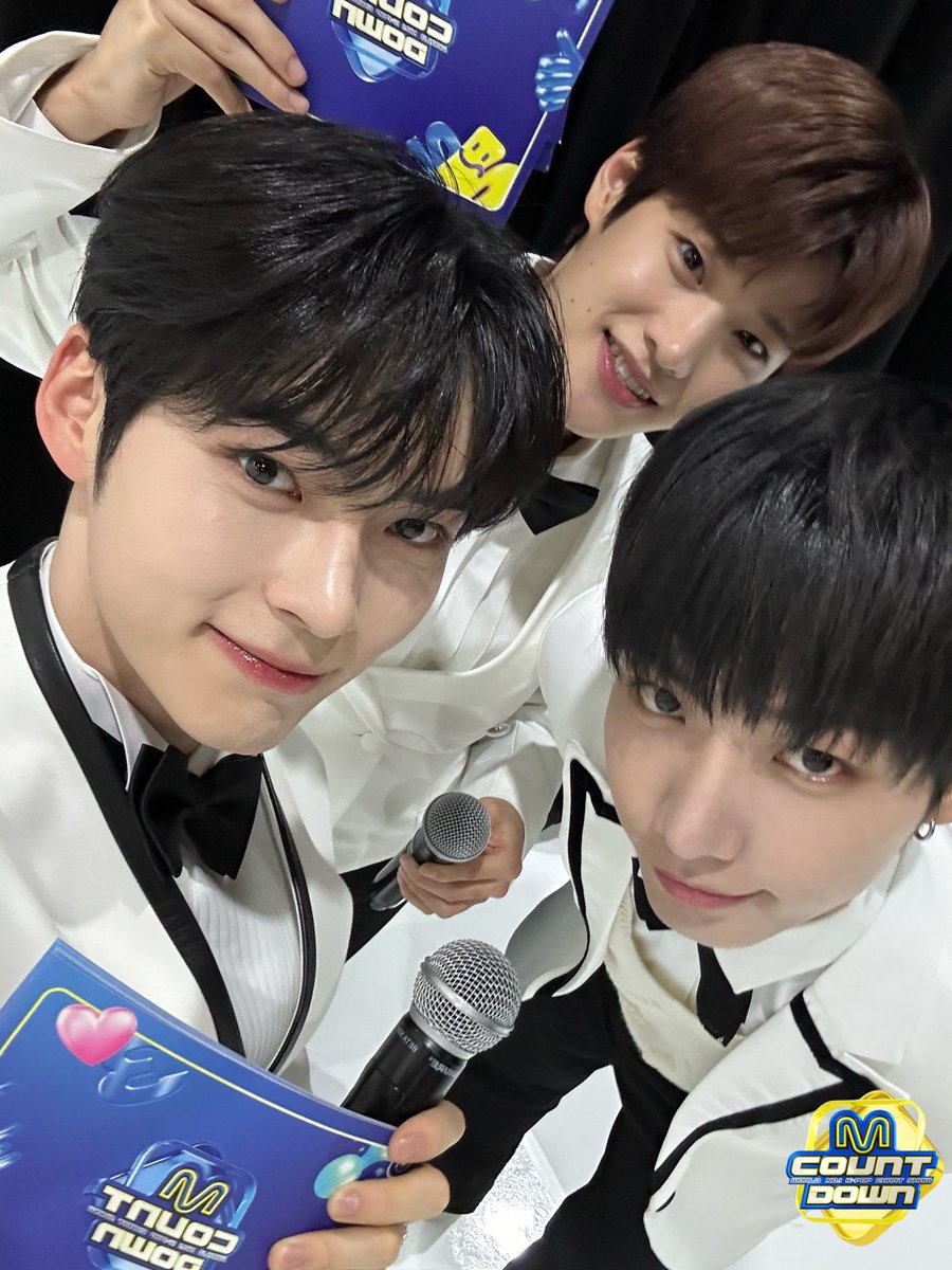 MnetMcountdown's tweet photo. 확실히2024년되고나서엠카가달라졌다아무리힘든일이생겨도혼자나는누구?"제로베이스원 보이넥스트도어 라이즈가 엠씨 하는 엠카"하면서웃으니까기분도좋아지네이래서엠씨가음방을만든다는말이나온거같다

#성한빈 #ZEROBASEONE #명재현 #BOYNEXTDOOR #소희 #RIIZE https://t.co/ccJzjDqkne