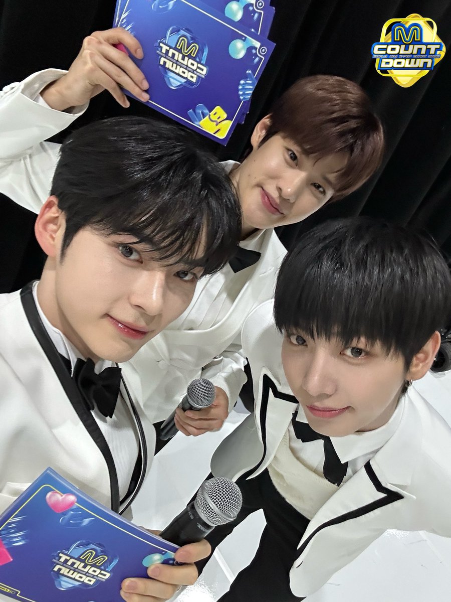 MnetMcountdown's tweet photo. 확실히2024년되고나서엠카가달라졌다아무리힘든일이생겨도혼자나는누구?"제로베이스원 보이넥스트도어 라이즈가 엠씨 하는 엠카"하면서웃으니까기분도좋아지네이래서엠씨가음방을만든다는말이나온거같다

#성한빈 #ZEROBASEONE #명재현 #BOYNEXTDOOR #소희 #RIIZE https://t.co/ccJzjDqkne