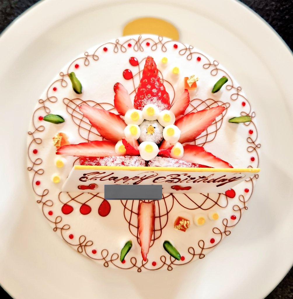 「先日娘の誕生日だったんだけど、近くのケーキ屋さんで誕生日ケーキお願いしたらすんご」|キイロイホウ⚡のイラスト
