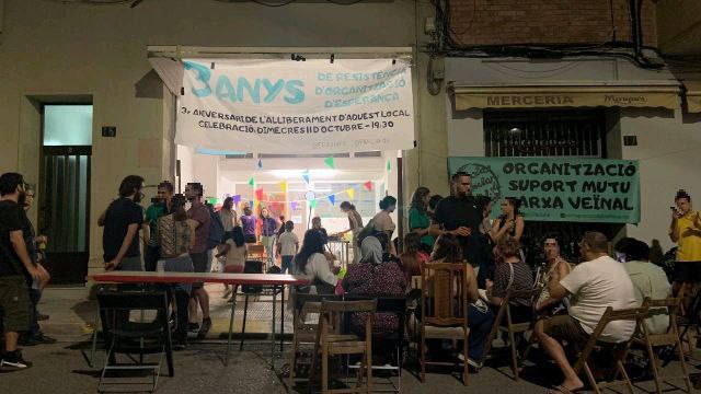 EPBalafia's tweet photo. 🟢 Més enllà dels objectius concrets de cada una de les branques, treballem incansablement per teixir una xarxa veïnal forta basada en relacions de suport mutu. https://t.co/bWeHcKvg4J