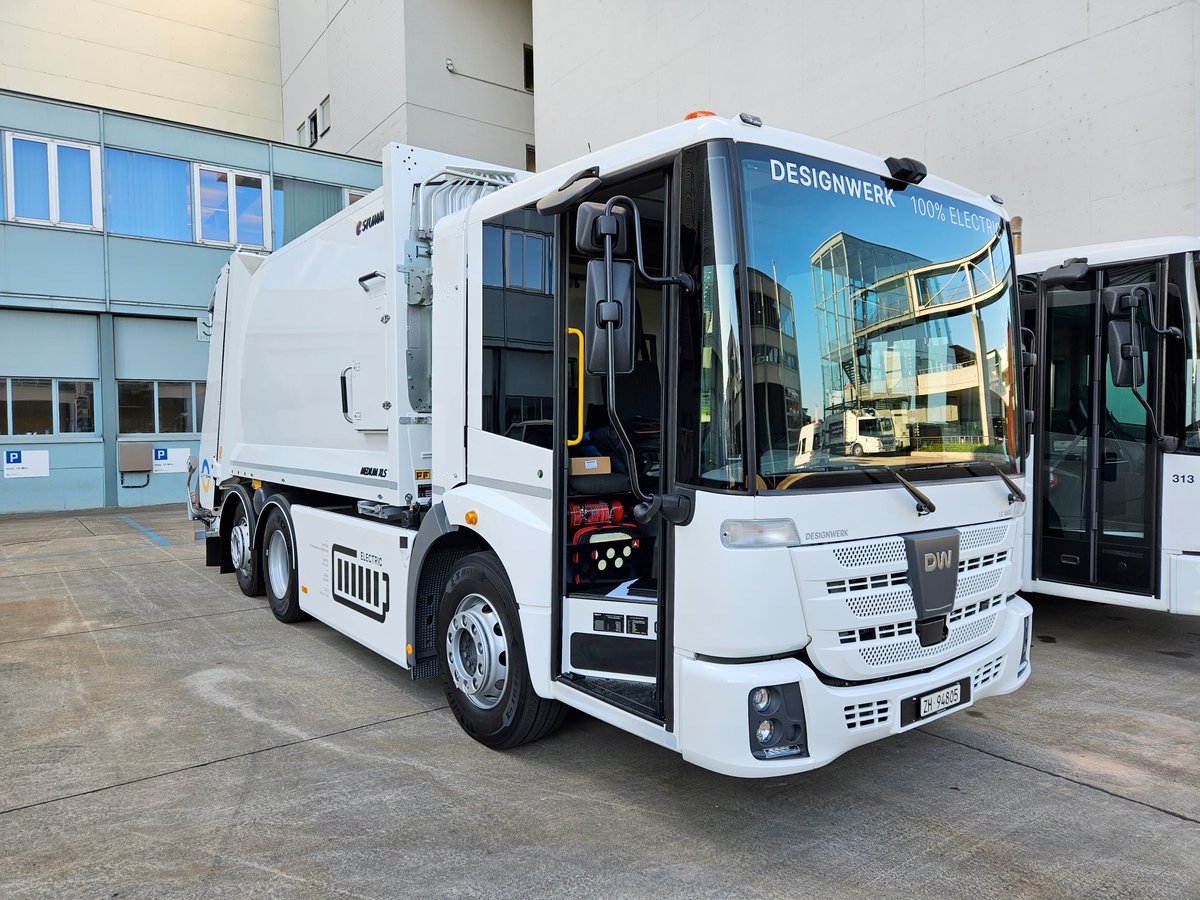 electricfelix's tweet photo. Zurich Shows Amsterdam How It's Done:
⚡️⚡️⚡️
26 BEV Waste Collection Trucks Ordered
(capable of 44 kW AC charging)
#enddieselnow
@AmsterdamNL https://t.co/FwJ8cFKZku