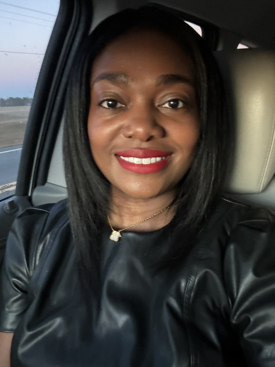 TiffanyCrockett's tweet photo. New year.
New mindset.
Grind mode activated!
#principalsinaction #womenprincipals #womeninleadership #middleschoolprincipal https://t.co/yDuccwrtN3
