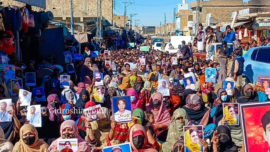 Farhan__baluch's tweet photo. Nushki stands with Baloch Long March
#IStandWithBalochMarch 
#EndEnforcedDisappearances 
#MarchAgainstBalochGenocide https://t.co/m2hEab2Ppo