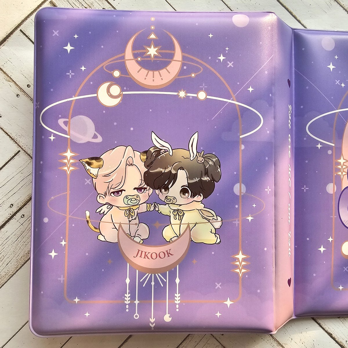 KoJikook's tweet photo. Jikook /Armyland card holder will be available on my next shop update^^
#BTSCARDHOLDER
#btsgift #btspin #btspincollection #BTS #λ°©νμλ
λ¨ #Namjoon #RM #Seokjin #Jin #Yoongi #SUGA #Hoseok #jhope #Jimin #Taehyung #V #Jungkook #Kpoppins #btsenamelpins #designdrop
@yonkwanmin https://t.co/t2yv2ASAoA