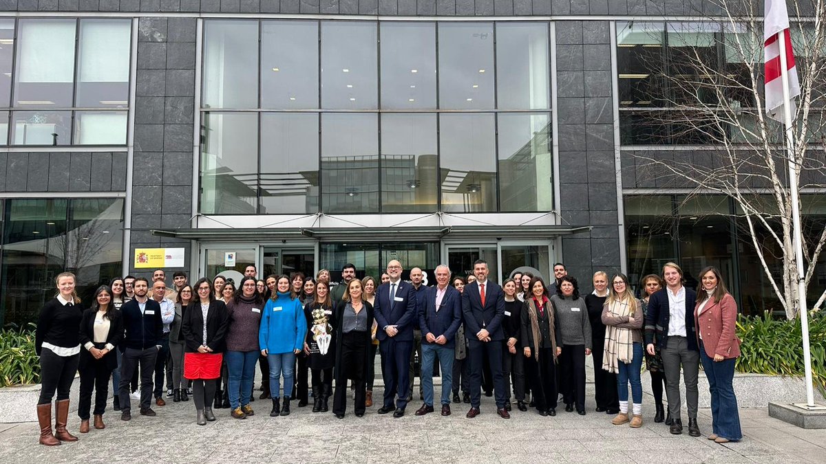 PRANgob's tweet photo. 🔵 El equipo @PRAN se reúne con farmacéuticas y laboratorios de España para mostrar los cambios realizados en el sistema de recogida de datos #ESVAC y mejorar la automatización de procesos📉
🧾 Juntos revisamos el Reglamento 2019/6 (UE) sobre envío anual de ventas y consumo https://t.co/fqcCj6viB1