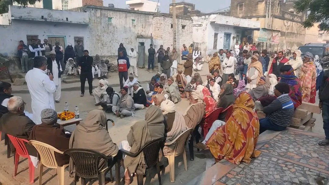 Sameer_Loharu's tweet photo. 23 दिसंबर को आखिल भारतीय कांग्रेस कमेटी द्वारा नियुक्त भिवानी_महेंद्रगढ़ लोकसभा क्षेत्र के कोर्डिनेटर श्री हंसमुख चौधरी के साथ गांव खरकड़ी, झांझड़ा हसनपुर, ढाणी अहमद, बरालू, दमकोरा, झांझड़ा श्योराण, झांझड़ा टोडा, झांझड़ा बास गांव में जन जागरण अभियान के तहत ग्रामीणों से रूबरू हुए। https://t.co/aDlG5IWFVb