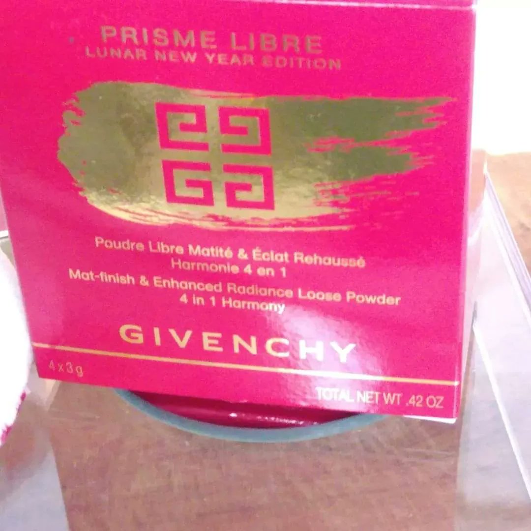 GHerblot's tweet photo. Prisme Libre
4 in 1 harmony
@givenchybeauty
@givenchyofficial
Le rendu reste très naturel, sans effet figé, je vous la recommande
#givenchy #prisme #prismelibre #poudre #makeup #maquillage #beauty #pretty #powder #teint #makeup #cosmetics #eclat #todaybeauty #frenchinfluence https://t.co/q02sMuPp6z