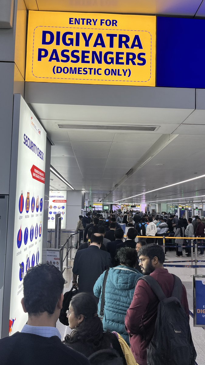 #Digiyatra queue at #Delhiairport #T3