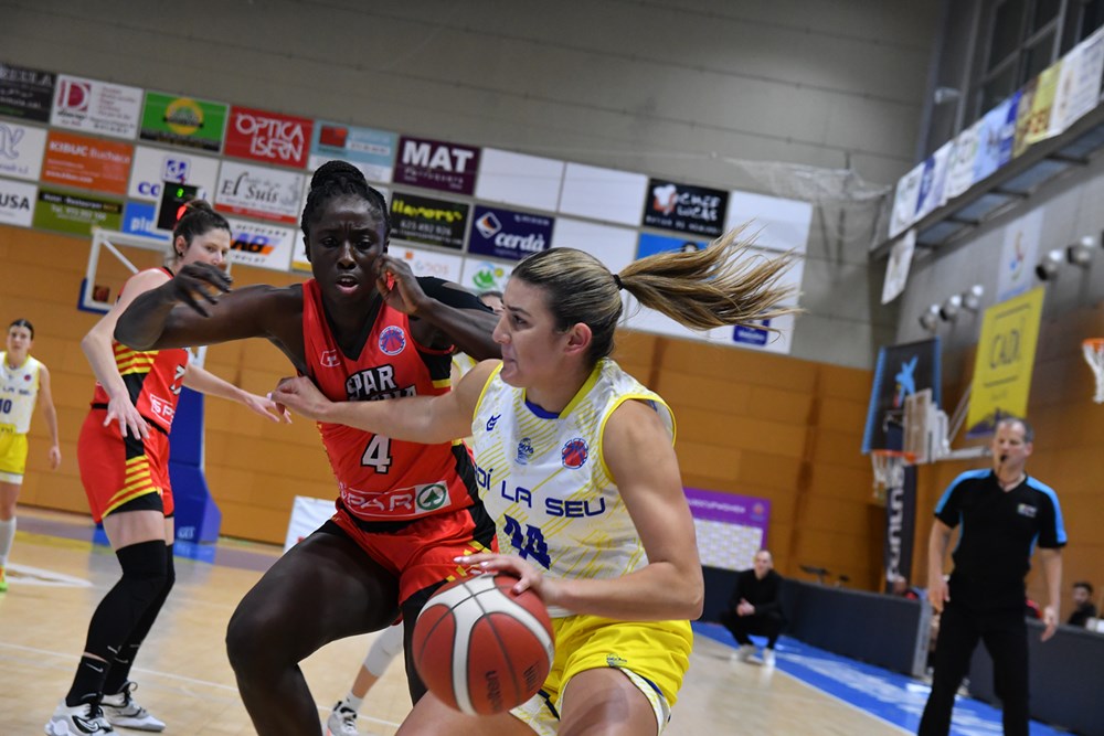 [EuroCup Women] <a href="/sedisbasquet/">AE Sedis Bàsquet</a> 🆚 <a href="/unigirona/">Spar Girona</a>
El Girona se lleva el primer duelo.
6⃣ clips tácticos con detalles interesantes del partido.
Dale 🔁 y comparte con entrenadores y aficionad@s.
📷🎥 <a href="/EuroCupWomen/">EuroCup Women</a>
#EuroCupWomen