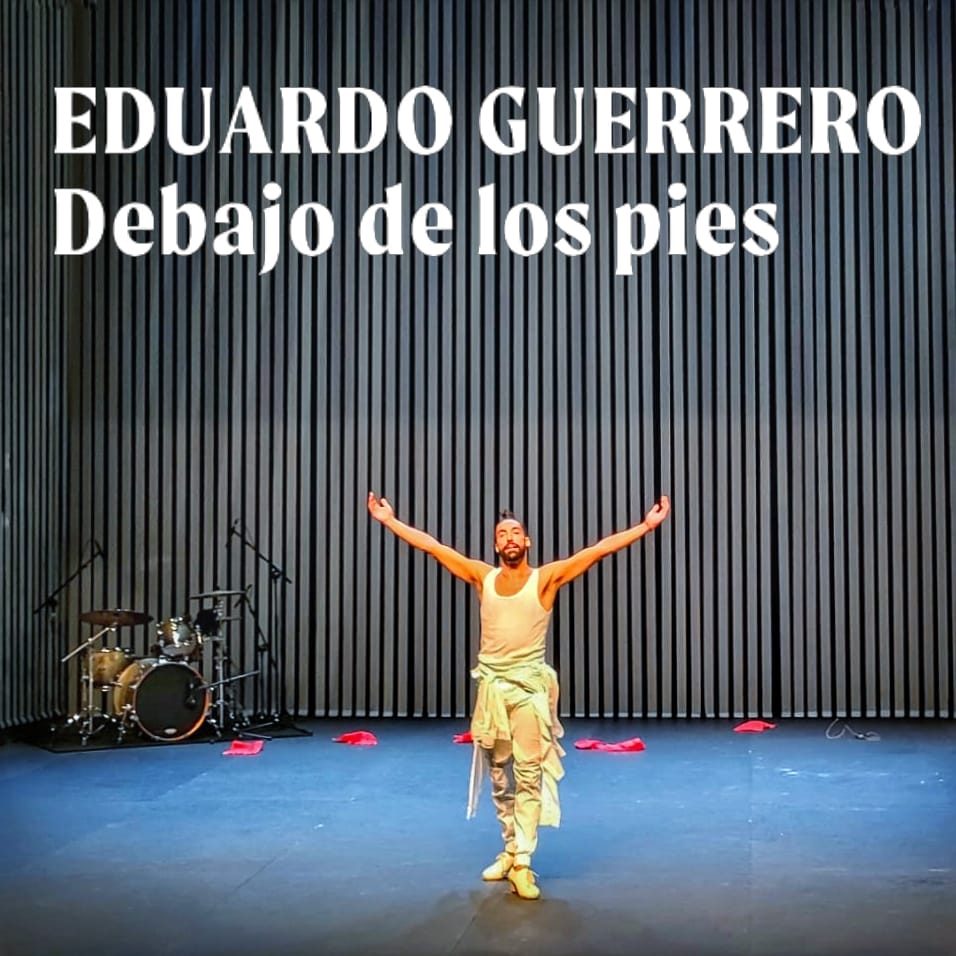 Muyteatrero's tweet photo. "Debajo de los pies" en @TeatrosCanal.

Interesante evolución de @Eduardo13guerre rodeado de un excelente equipo.

Mateo Feijoo dirige esta fantástica búsqueda de nuevos caminos a través de la experimentación donde el flamenco tradicional y lo contemporáneo se unen en armonía. https://t.co/c6V5luN380
