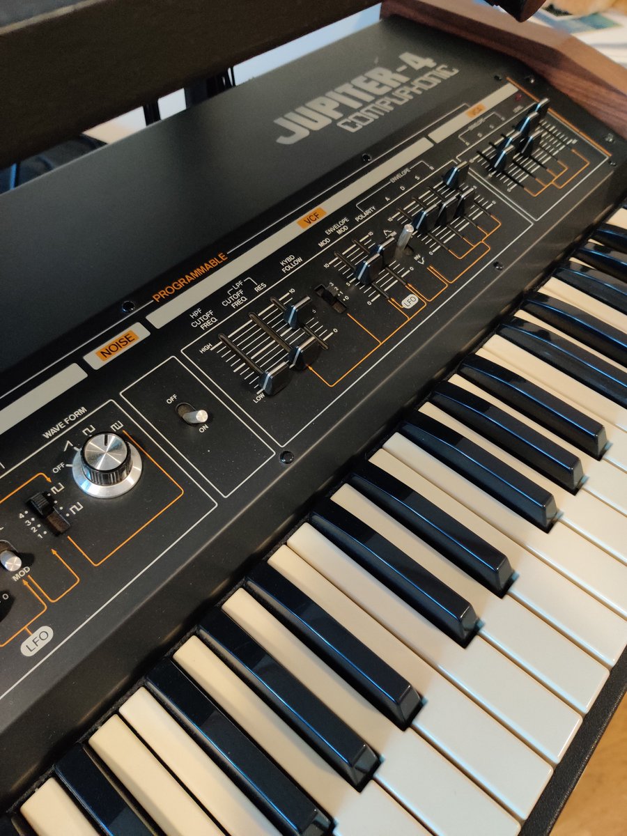 Christmas money burning a hole in your pocket? Allow me to assist! 😁😅 I'm selling the near-immaculate MIDI-retrofitted Jupiter-4 that I used on The Dark is Rising (eg it made nearly all the sounds on "Liht Mec Heht Gewyrcan"). Get in touch if you're interested, trades welcomed.